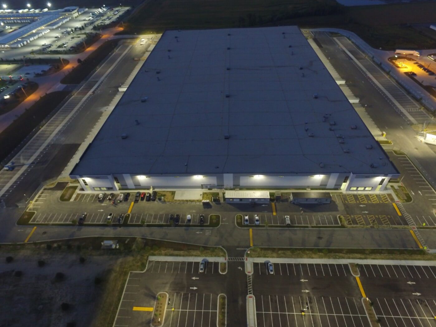 AMAZON MDW8 - WAUKEGAN, IL Warehouse