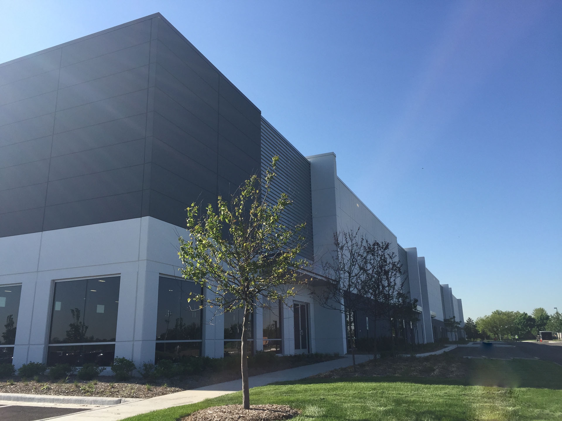Bolingbrook Corporate Center - 100 E. Crossroads - Bolingbrook, IL-6