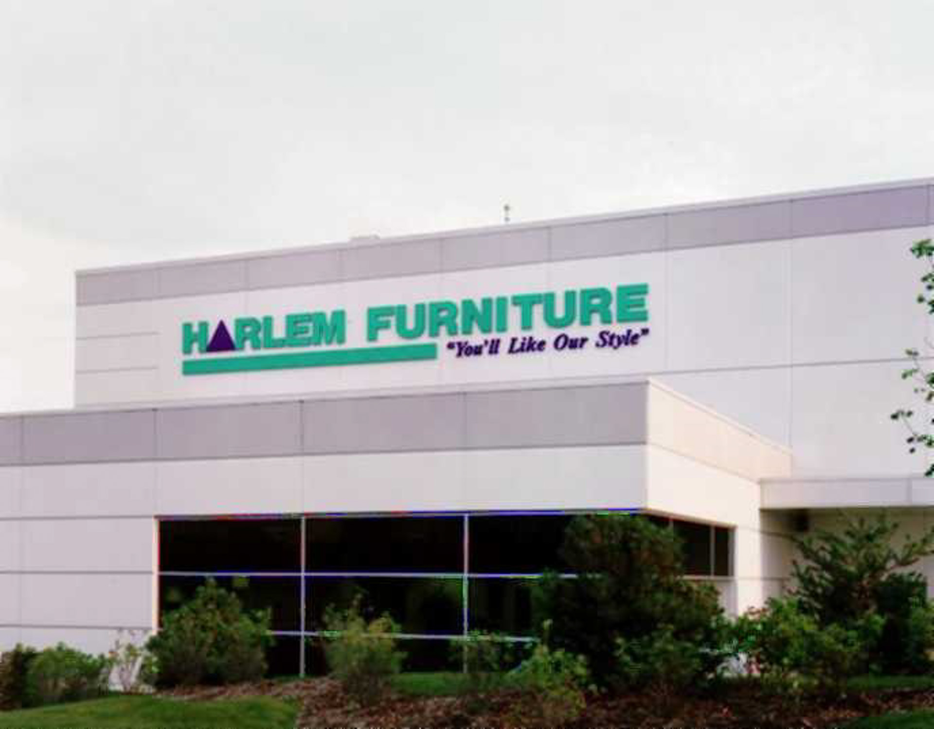 Harlem Furniture - Woodridge, IL-1