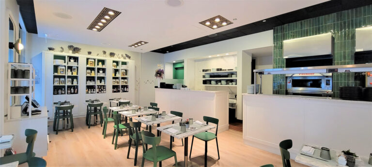 The Peninsula Hotel Chicago – Pierrot Gourmet – Chicago, IL