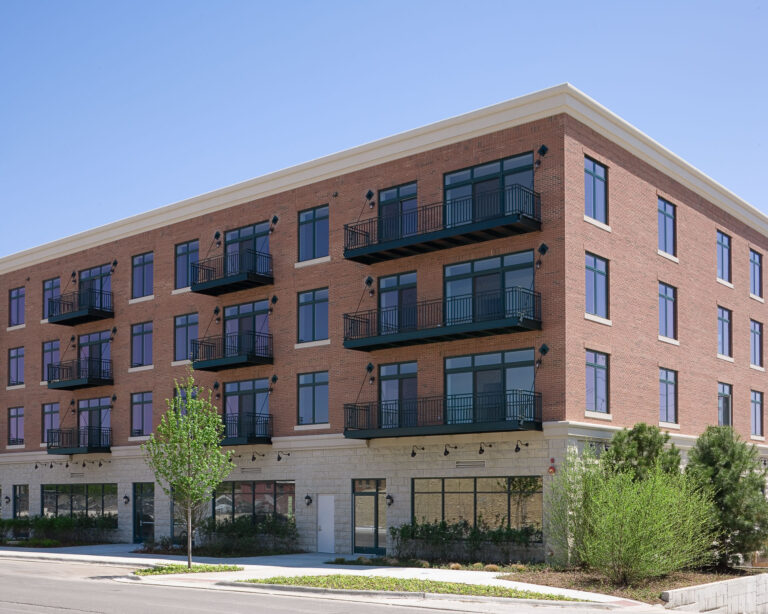 River Street Plaza – Aurora, IL