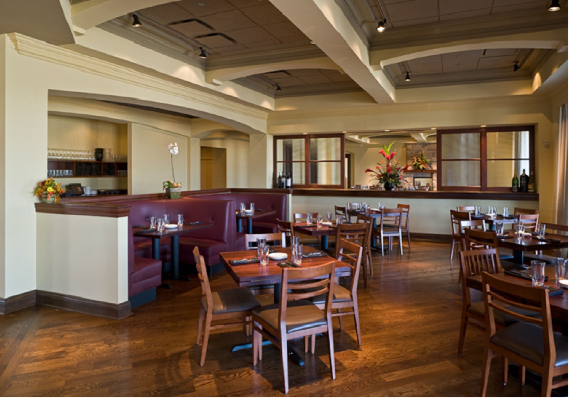 Topa Tavern & Grill - Elk Grove Village, IL-2