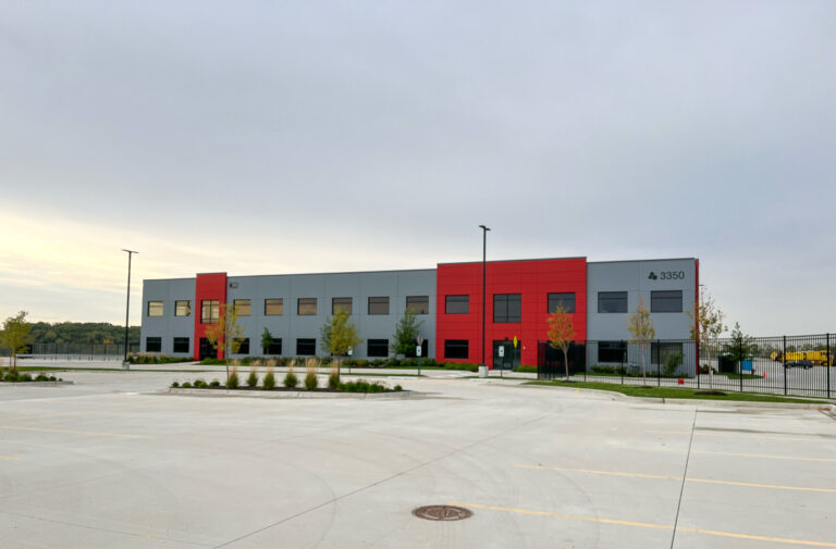 Krusinski Construction Completes a new space for Monroe Truck Equipment